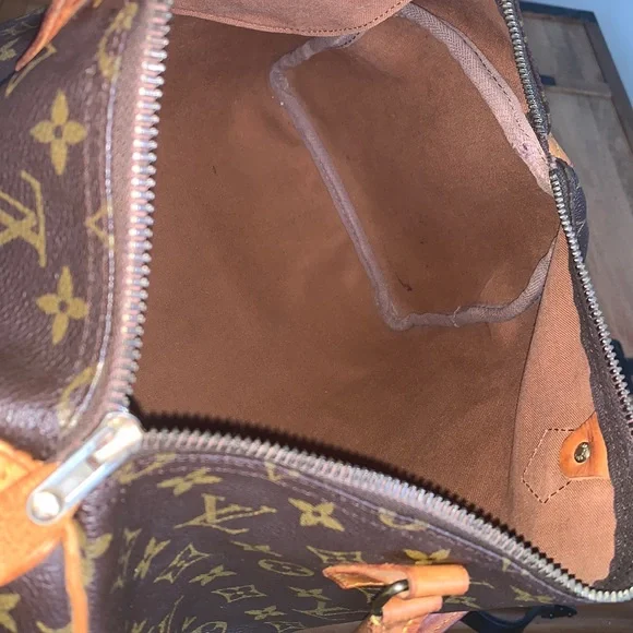 Louis Vuitton Vintage Speedy 35 Handbag. - Picture 16 of 17